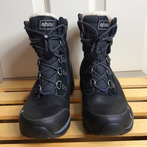 ahnu vibram boots